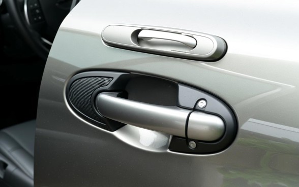 车门上面口子怎么弄下来的呢