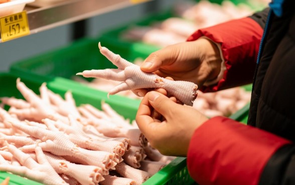 买的生鸡爪子为啥爪子下边有个口子呢