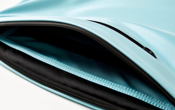 Nike衣服内包下面有个口子是干嘛的