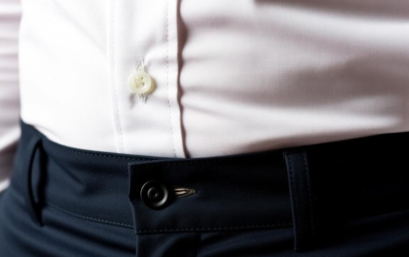 男士衬衫最下边的口子干什么用的