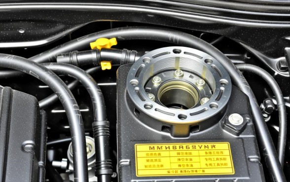 油箱盖卡住打不开怎么拆卸