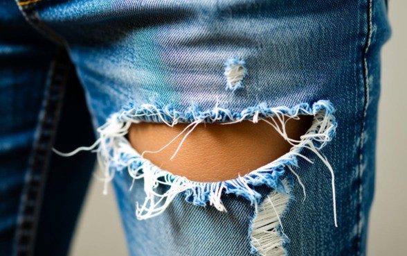 牛仔裤破了个口子怎么弄好