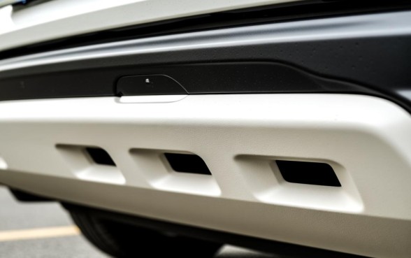 车门下边的三个小口子是什么标志