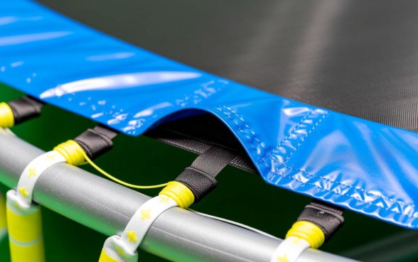 蹦床下面怎么用绳子收口子的视频,蹦床围网收口怎么系 蹦床下面怎么用绳子收口子的视频