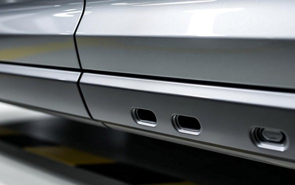 车门下边的三个小口子叫什么名称