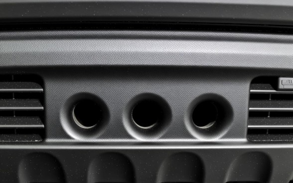 车门下边的三个小口子是什么意思