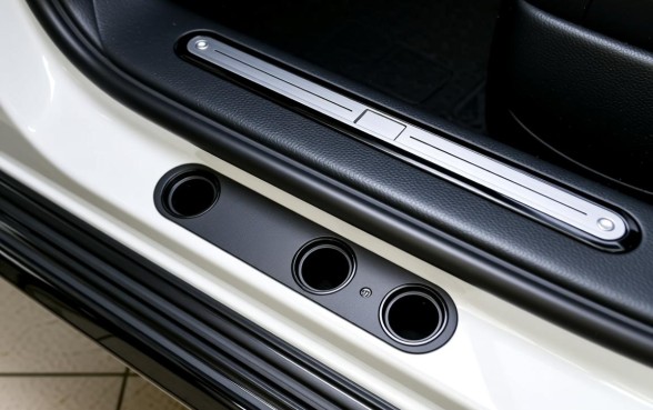 车门下边的三个小口子是什么部位